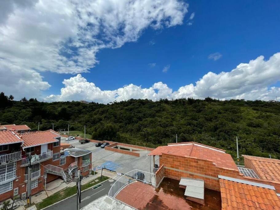 CÓMODO CASA a 19 MIN DEL AEROPUERO JMC Apartamento Rionegro Exterior foto